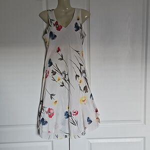 Charlie B Floral Sleeveless Cotton Midi Dress With Asymmetric Hem Small White